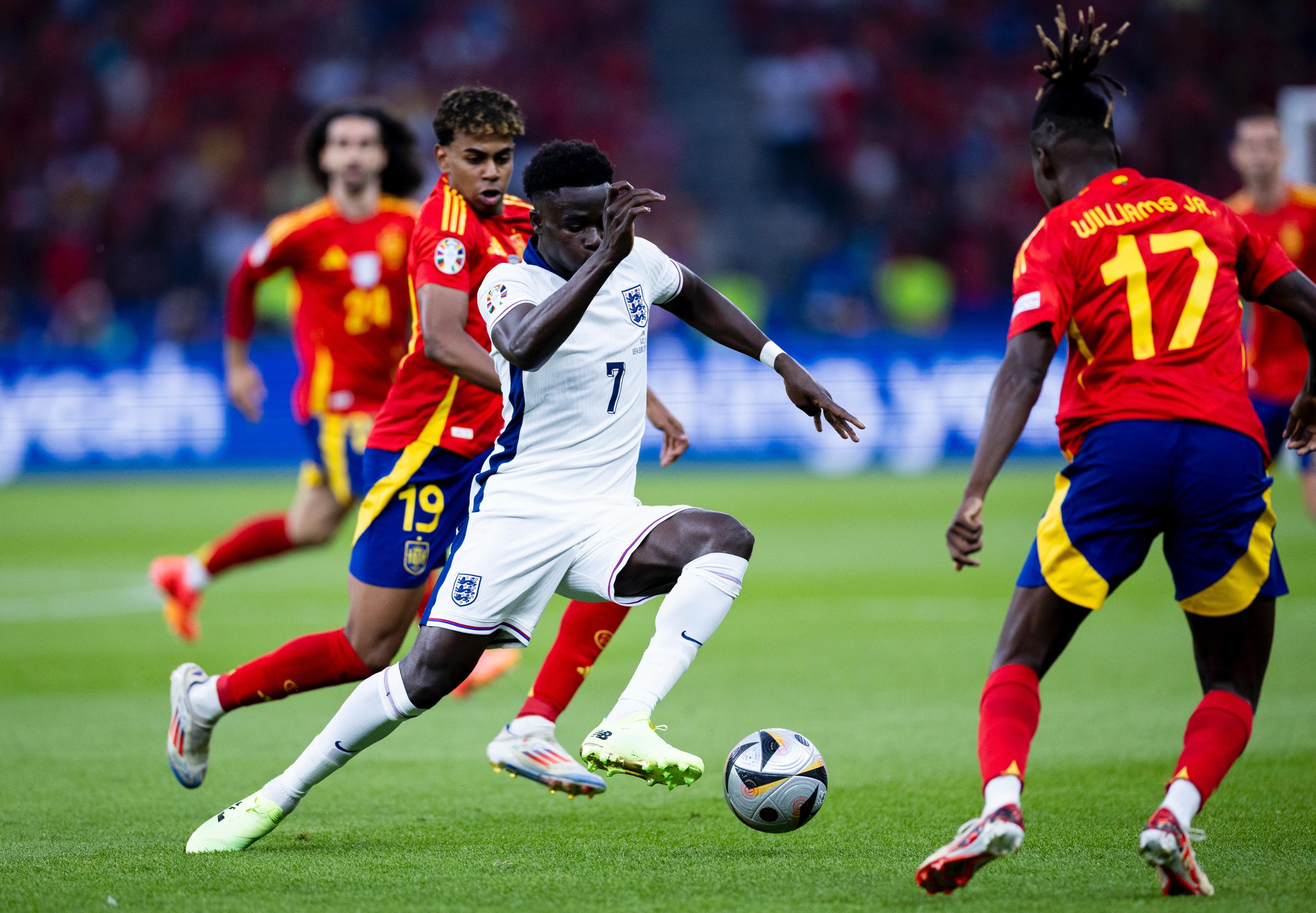 欧洲杯预选赛：看点多，期待精彩瞬间的简单介绍