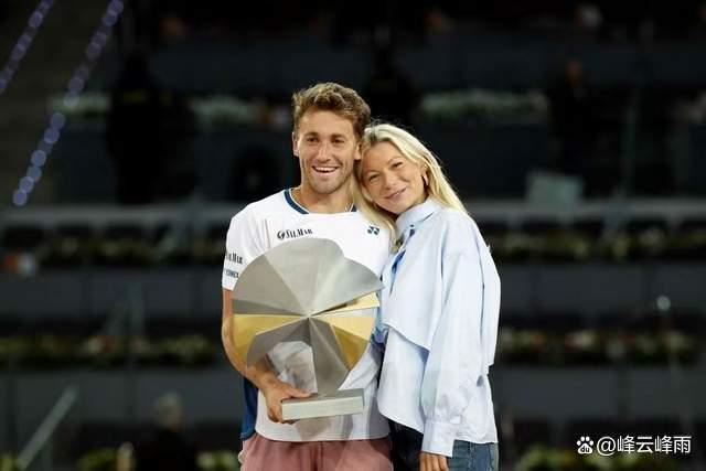 包含挪威女子队在比赛中力克对手的词条