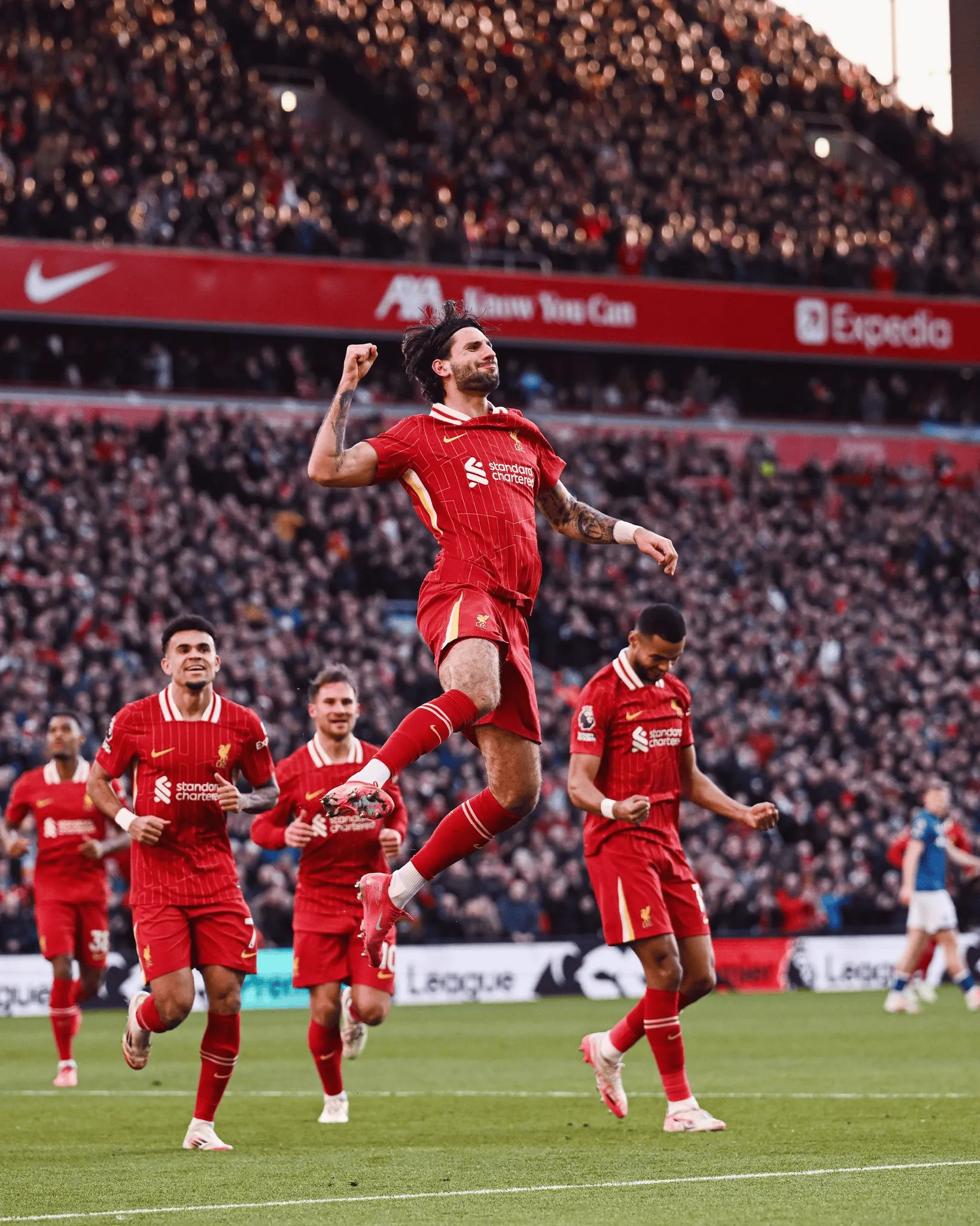 利物浦主场憾平对手,领先优势缩小的简单介绍 利物浦主场憾平对手,领先优势缩小的简单介绍