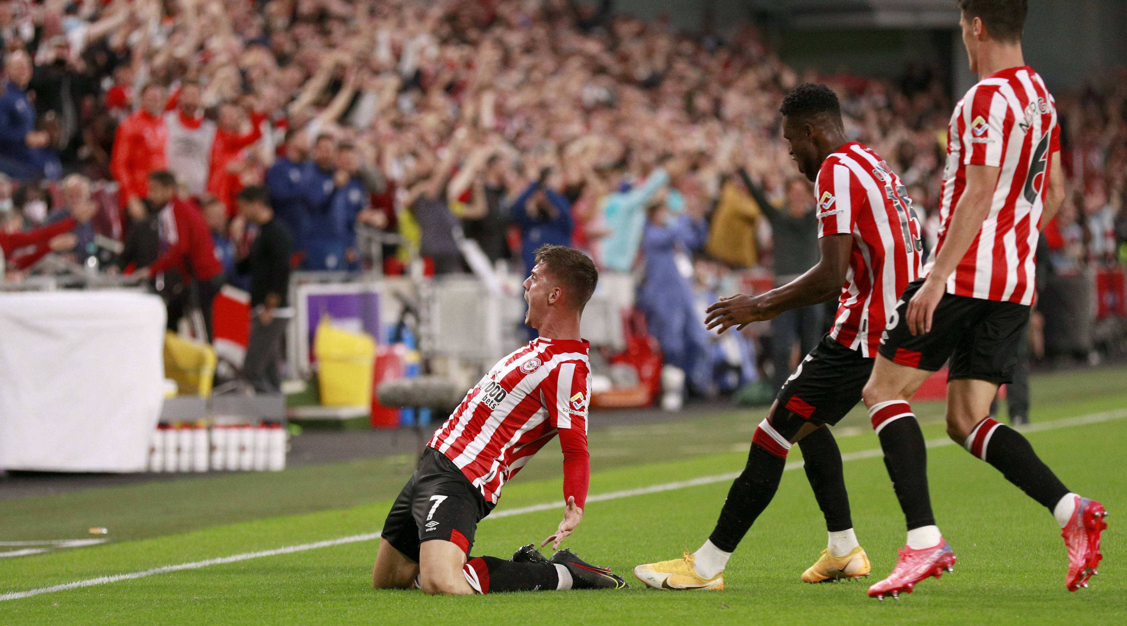 伯恩茅斯球员状态出色，带领球队获胜