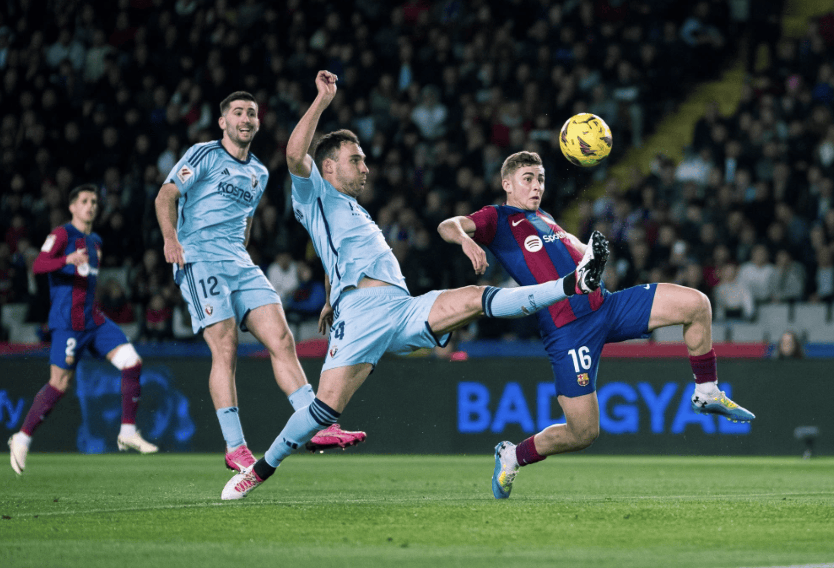 关于巴塞罗那再次逆转比分，取得三分的信息