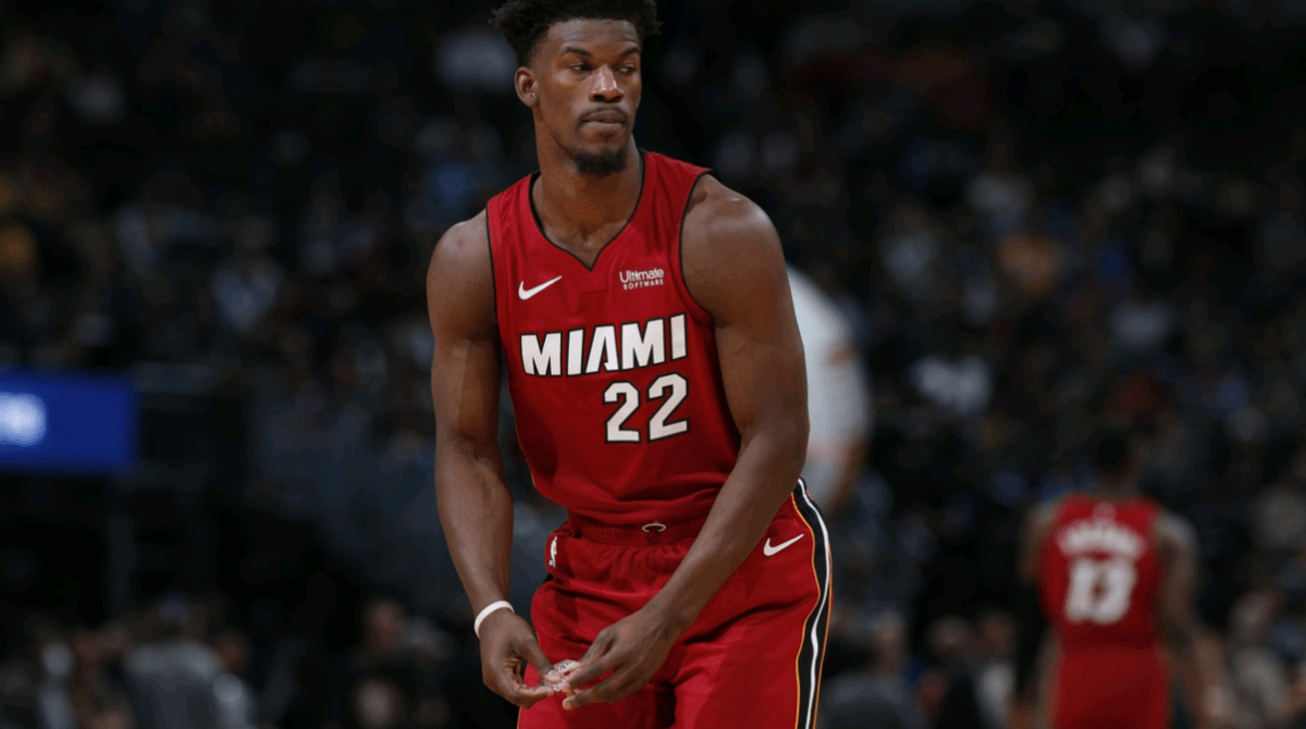 鹈鹕队小前锋暴走砍下高分，挑战个人极限的简单介绍