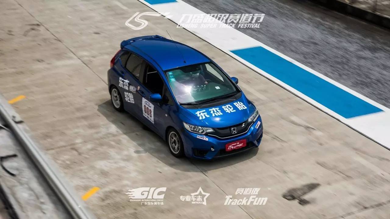 连胜势头难挡！赛车豪取十连胜的简单介绍