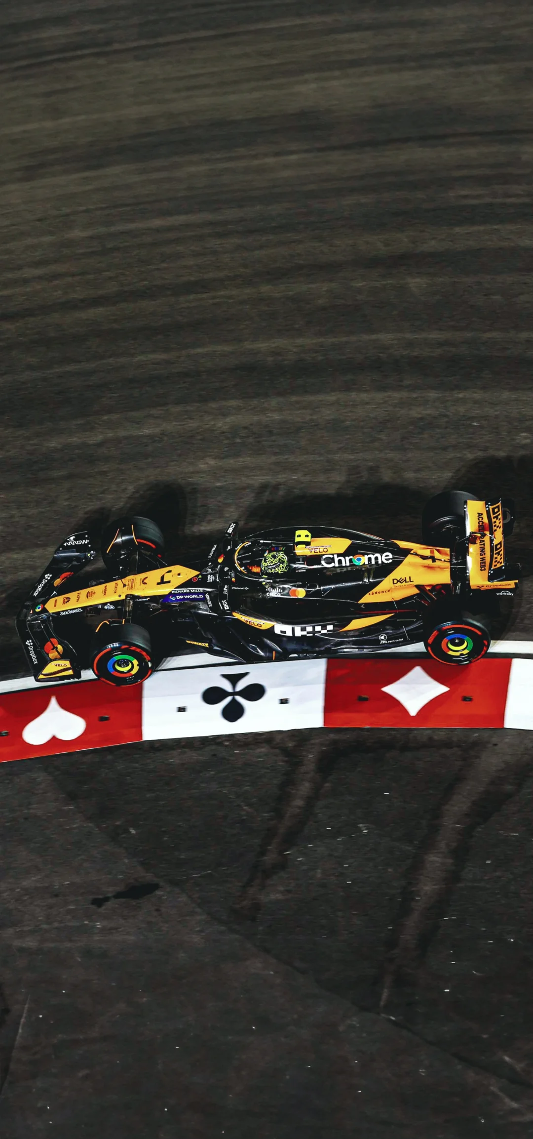 雷火电竞网站-哈斯车队险胜梅赛德斯，拉塞尔惊艳四座