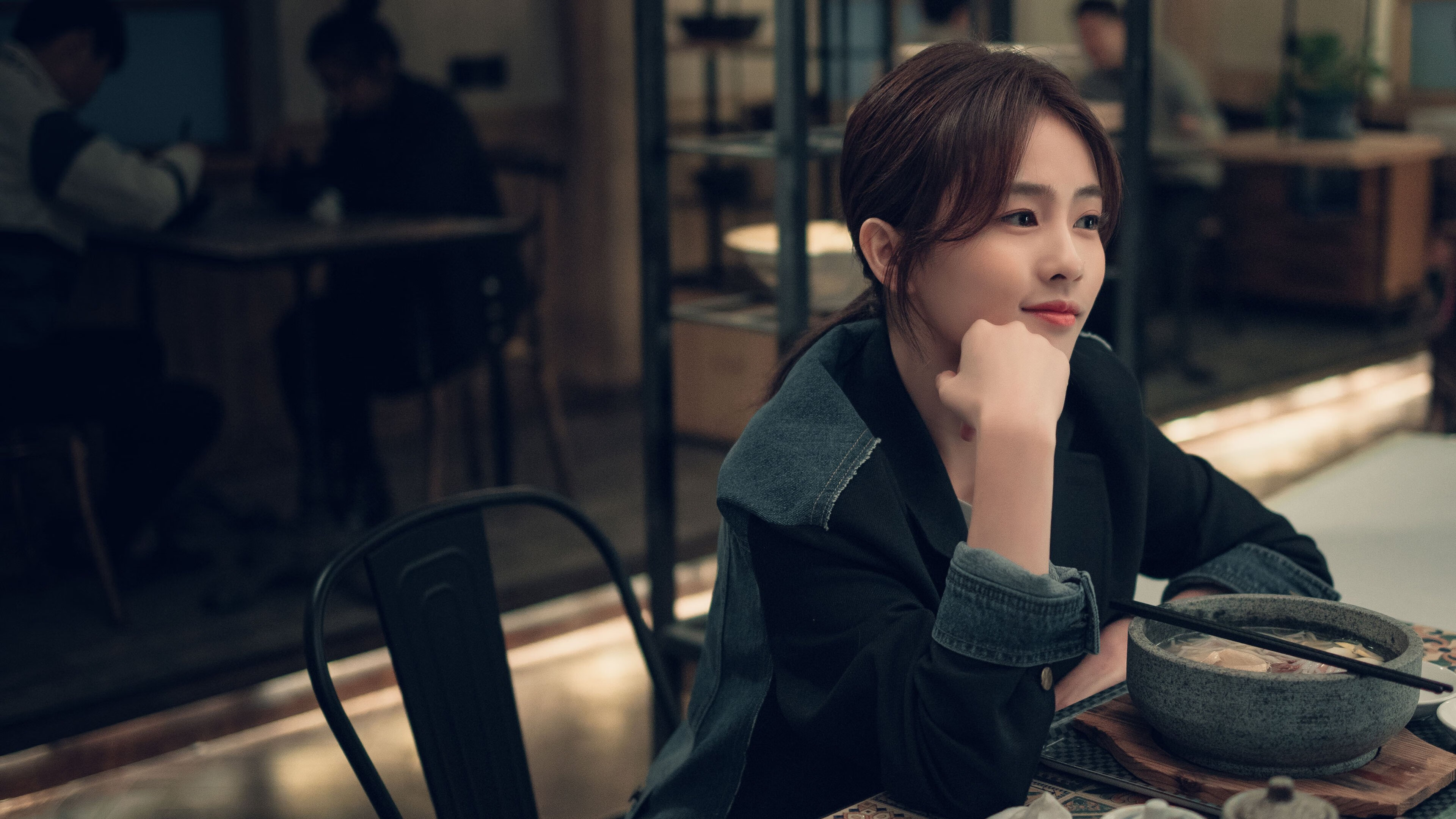 巨星伦纳德,在灰熊对阵黄蜂的独特比赛中展现唯一价值