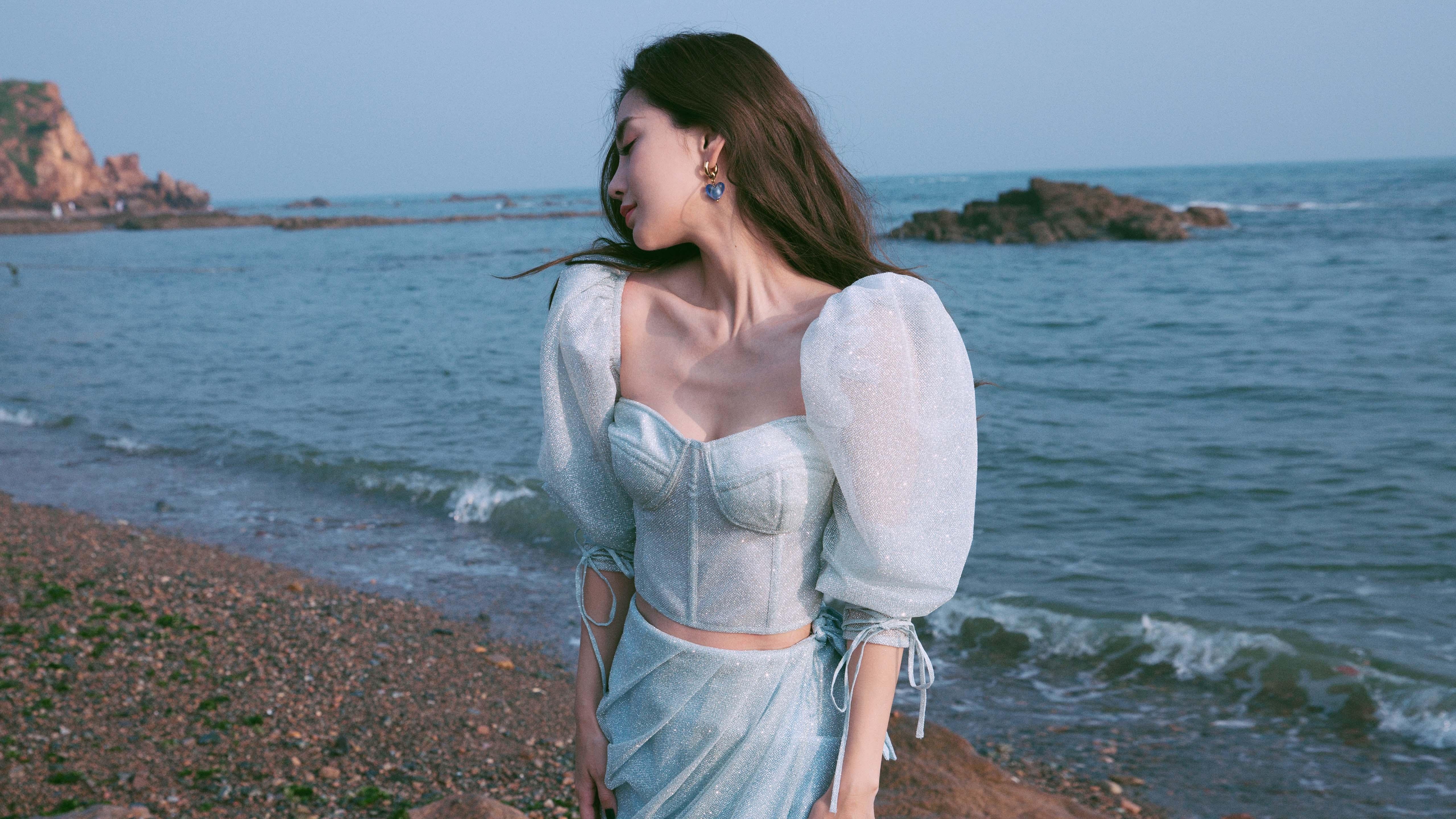 异国球场突现中国铁幕，西亚卡姆砍42分助深圳队战术绞杀休斯顿火箭